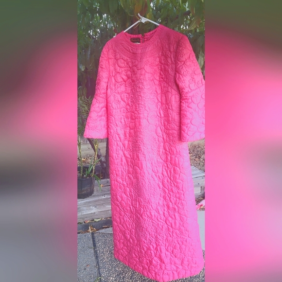Charles & CO Pink Quilted Embroidered House Coat 1960s - Picture 1 of 6